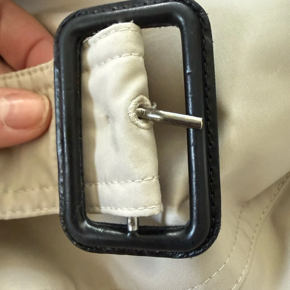 Burberry Women's Beige Double-Breasted Trench Coat US14 - Picture 8 of 10